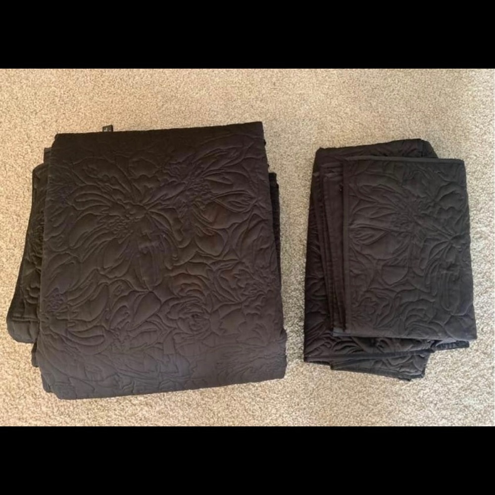 INC International Concepts Black King Quilt & 4 king Shams.